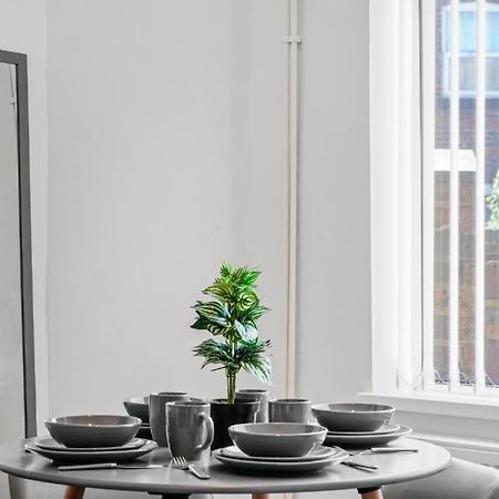 Modern Equipped 4 Bedroom House In Central Stoke-Free Parking Exterior foto