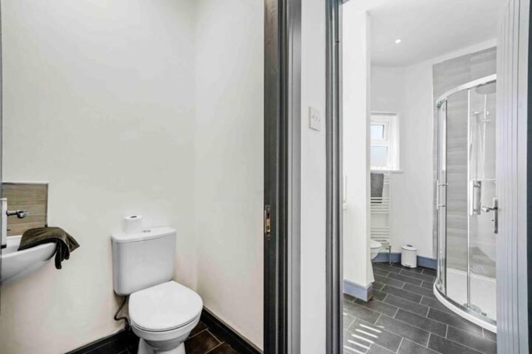 Modern Equipped 4 Bedroom House In Central Stoke-Free Parking Exterior foto