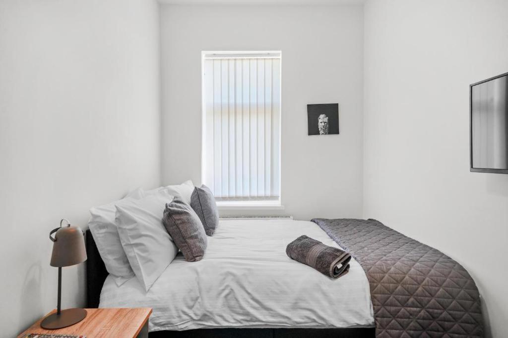 Modern Equipped 4 Bedroom House In Central Stoke-Free Parking Exterior foto