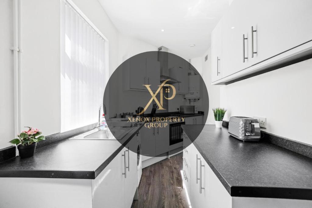 Modern Equipped 4 Bedroom House In Central Stoke-Free Parking Exterior foto